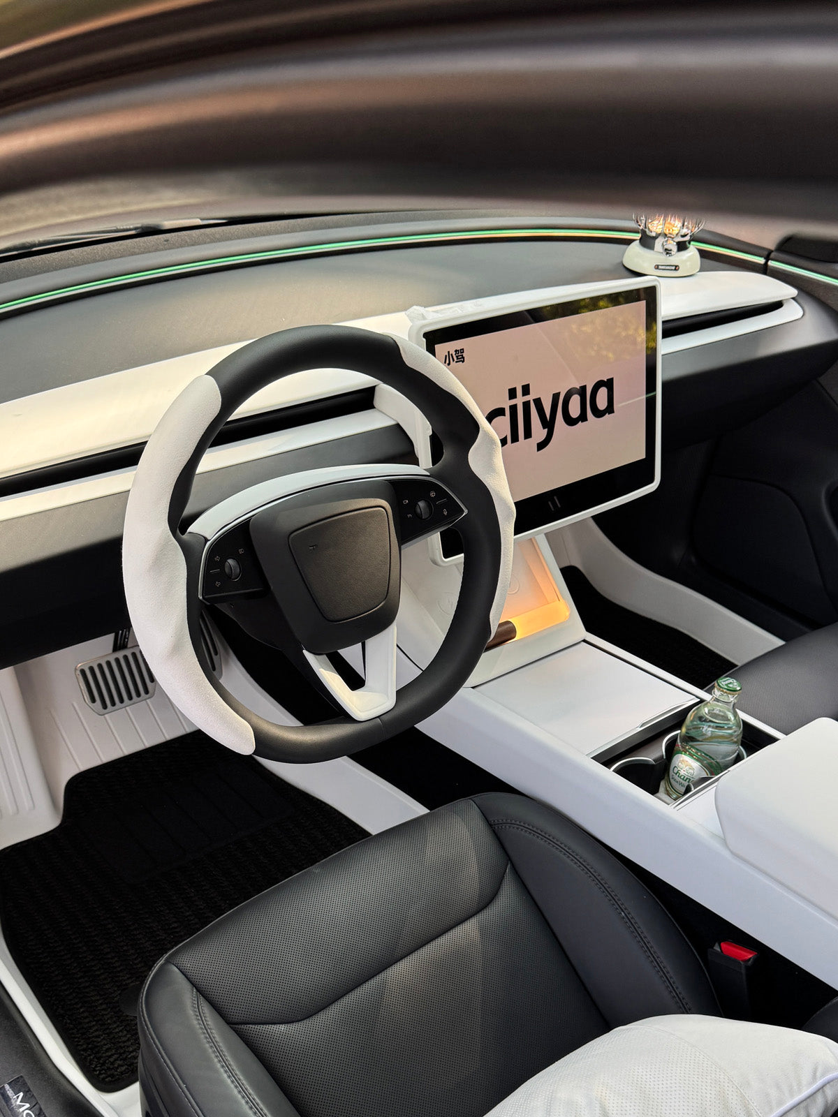 Soft Center Console Wireless Charging Mat for Tesla Model Y Juniper 2025